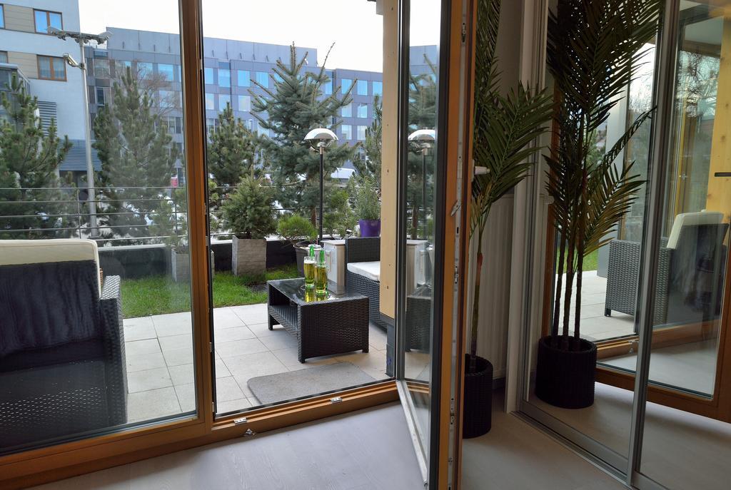 Garden Apartment Cracow- Shopping Mall 1Min, Underground Parking, Family Friendly, City Center Cracovie Extérieur photo