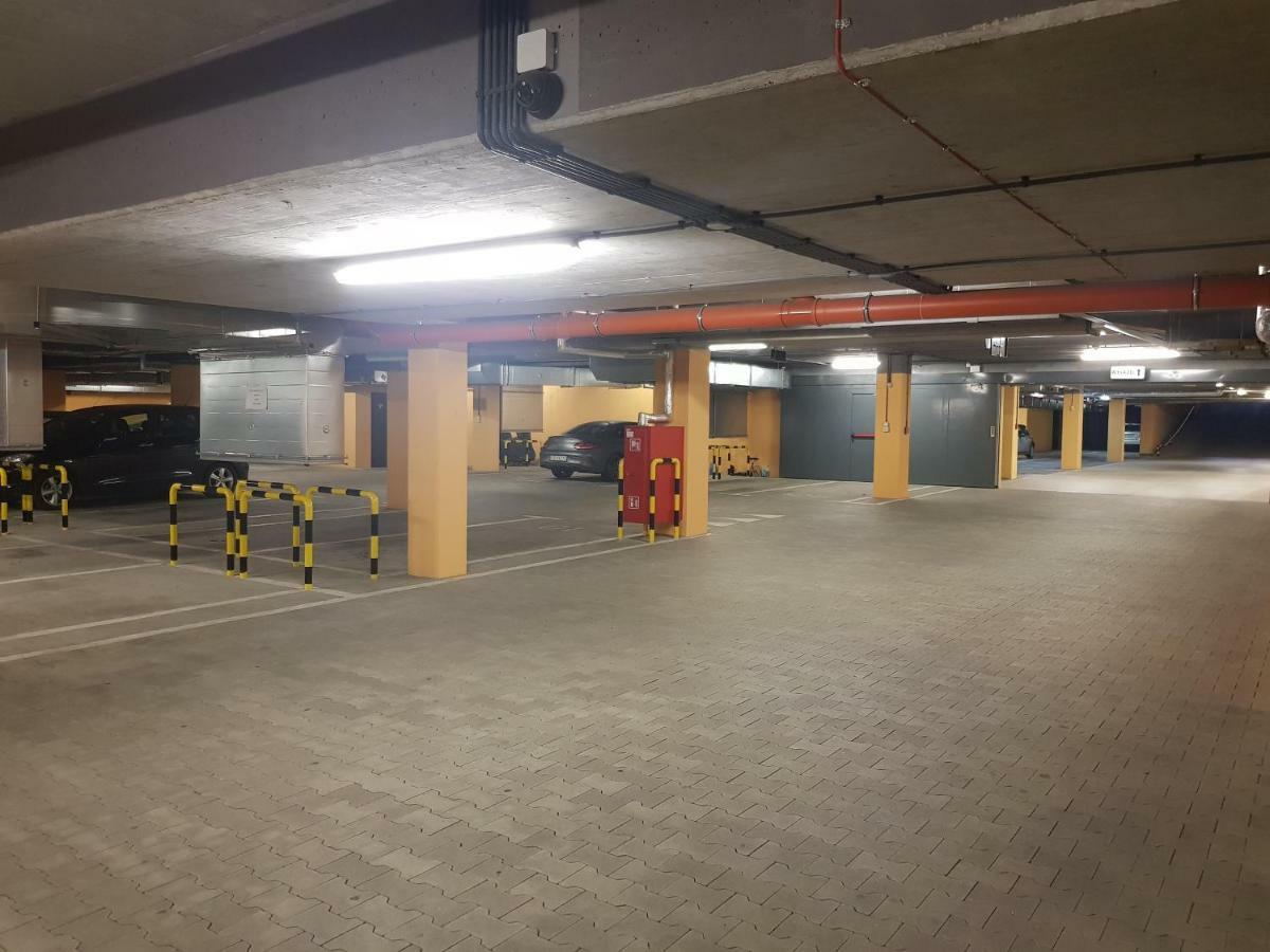 Garden Apartment Cracow- Shopping Mall 1Min, Underground Parking, Family Friendly, City Center Cracovie Extérieur photo