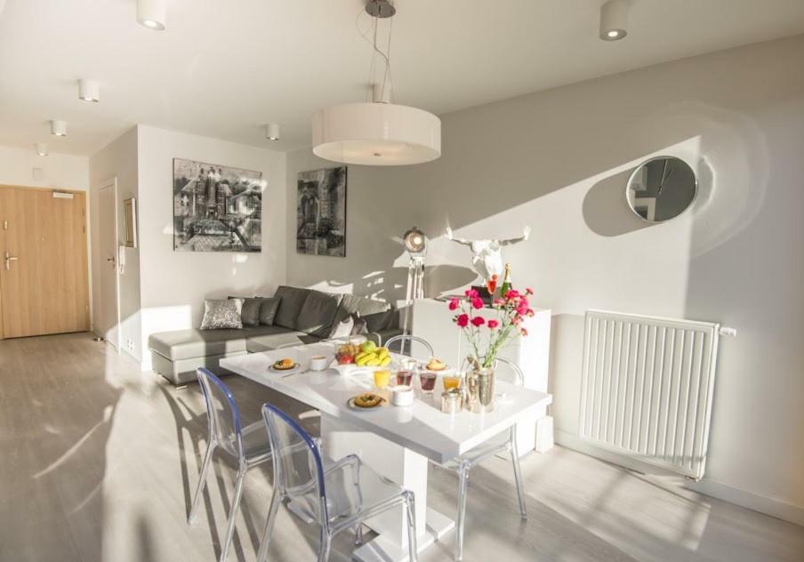 Garden Apartment Cracow- Shopping Mall 1Min, Underground Parking, Family Friendly, City Center Cracovie Extérieur photo