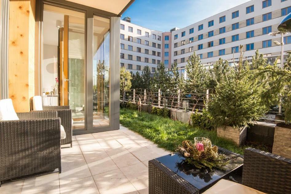 Garden Apartment Cracow- Shopping Mall 1Min, Underground Parking, Family Friendly, City Center Cracovie Extérieur photo