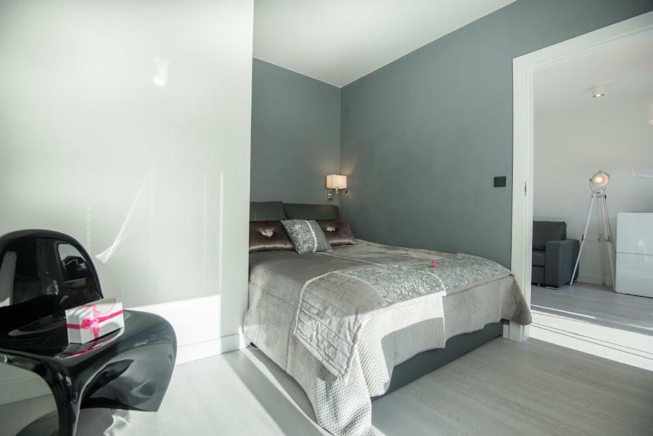 Garden Apartment Cracow- Shopping Mall 1Min, Underground Parking, Family Friendly, City Center Cracovie Extérieur photo