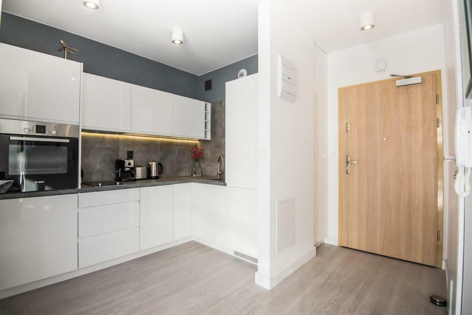 Garden Apartment Cracow- Shopping Mall 1Min, Underground Parking, Family Friendly, City Center Cracovie Extérieur photo